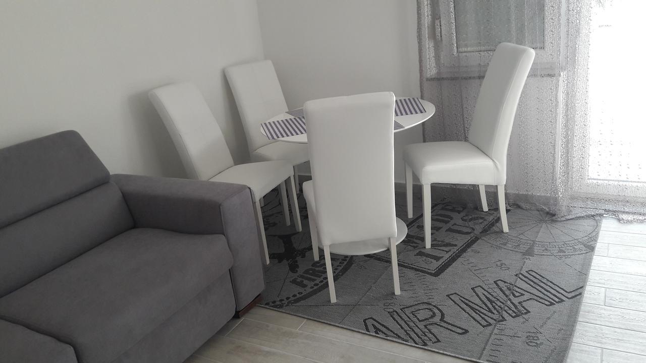 Apartments Renjak Sukosan Bagian luar foto